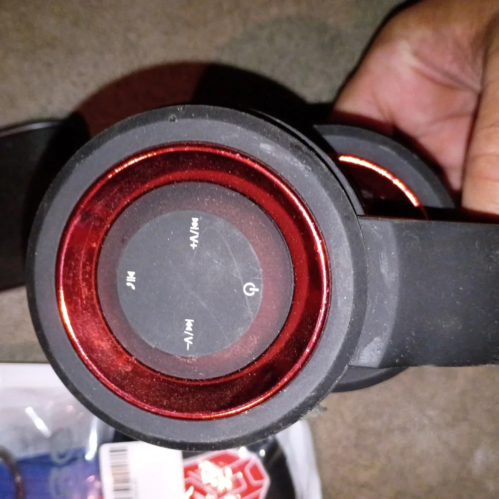 Black Wireless Headphones